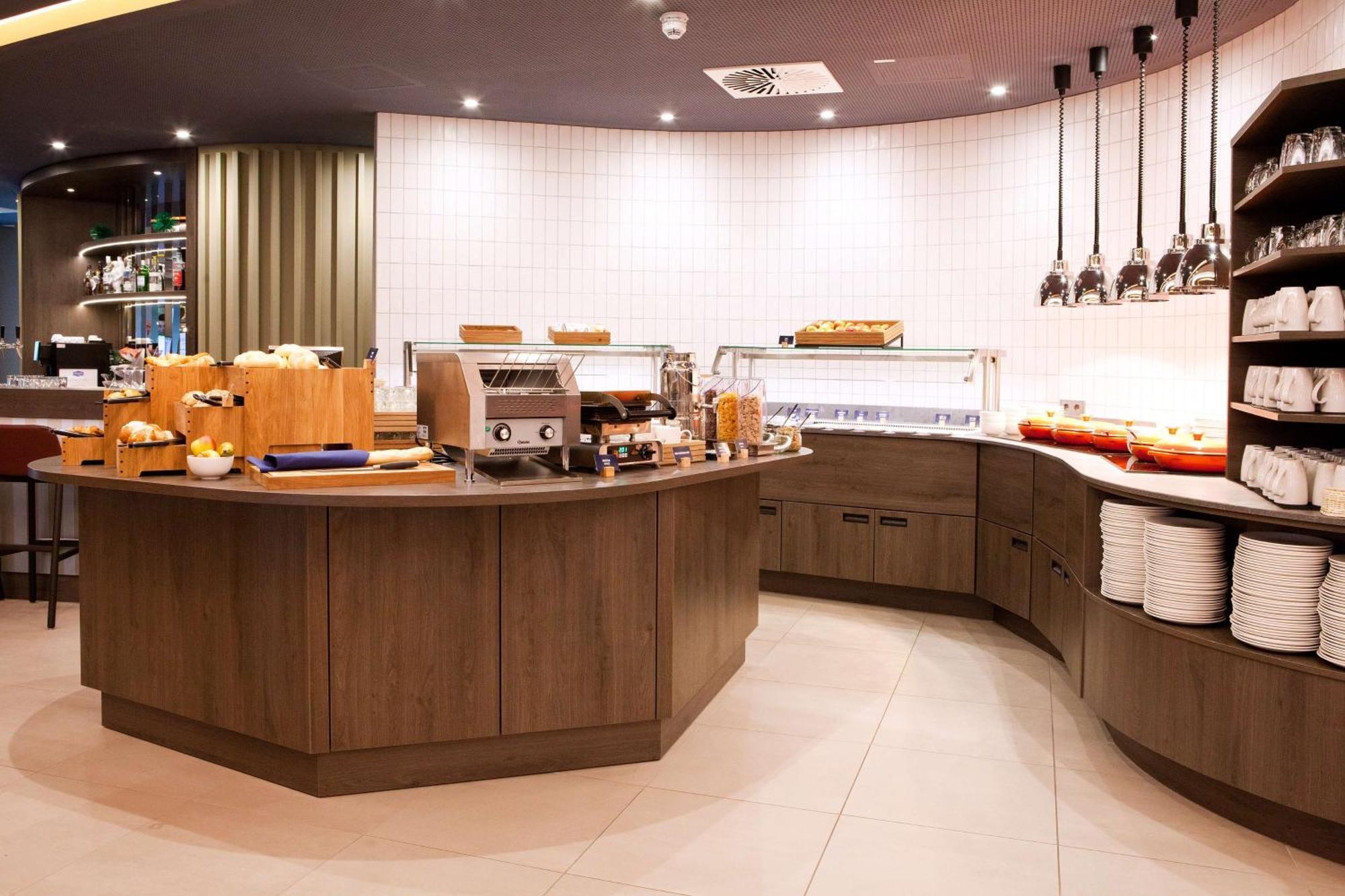 מלון Hampton By Hilton רגנסבורג מראה חיצוני תמונה